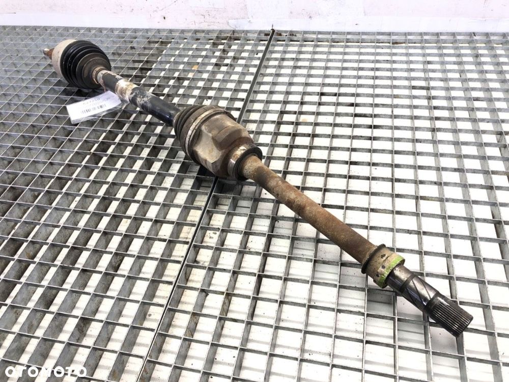 PÓŁOŚ PRAWY PRZÓD  RENAULT LAGUNA III (BT0/1) 2007 - 2015 2.0 dCi (BT01, BT08, BT09, BT0E, BT0K, - 3