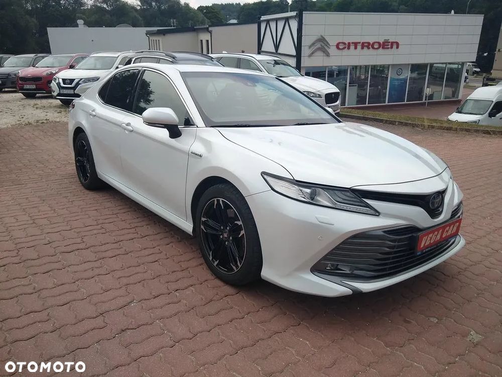 Toyota Camry ver-2-5-hybrid-executive-cvt - 1