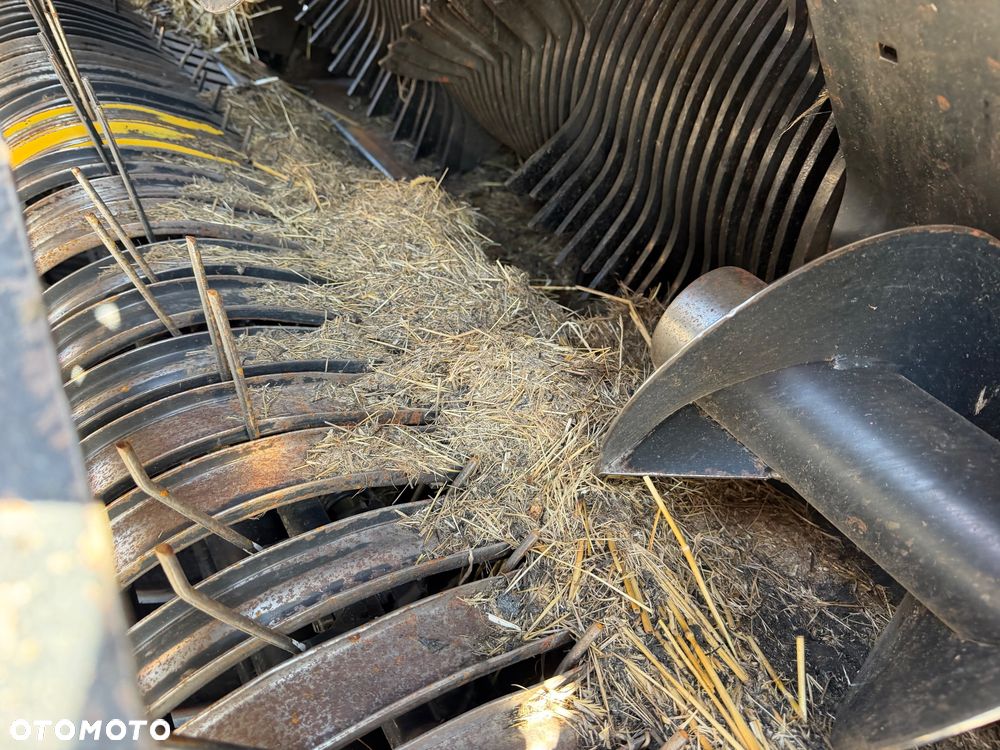 New Holland BB9080 CropCutter - 8