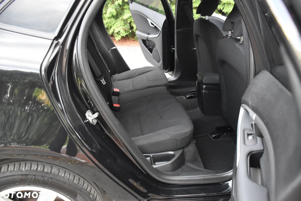 Volvo V40 D3 - 15