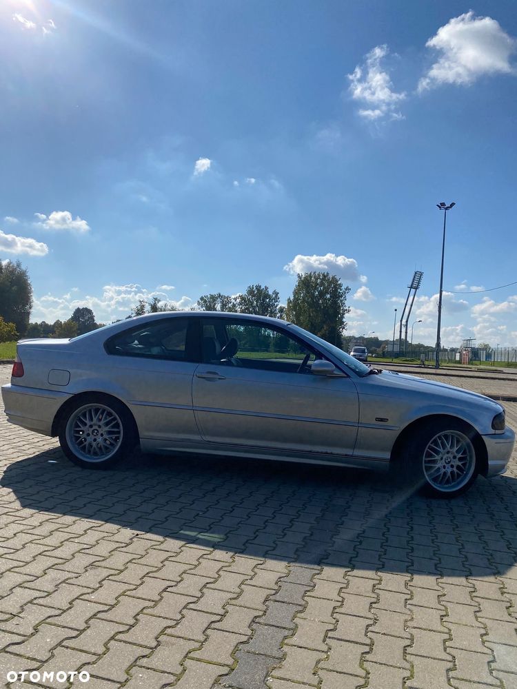 BMW Seria 3 323i - 4