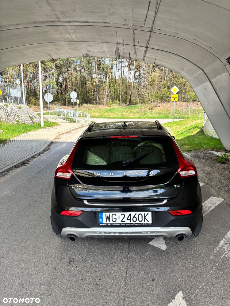 Volvo V40 T5 Momentum - 6