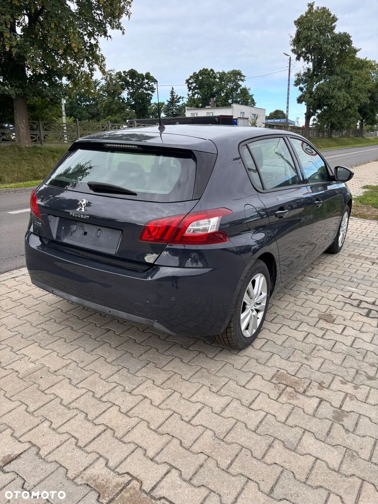 Peugeot 308 - 8