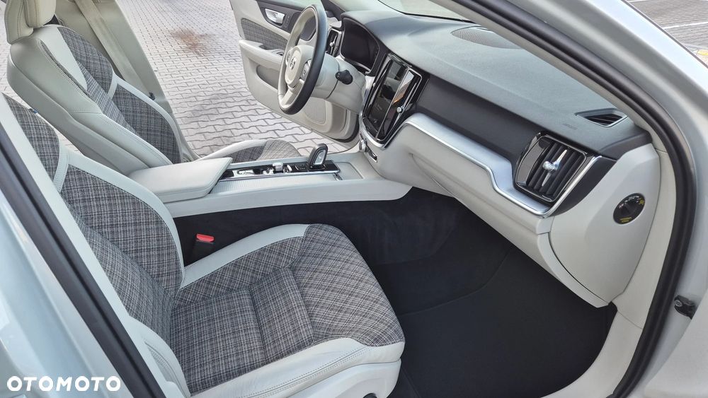 Volvo V60 B4 D Geartronic Momentum Pro - 12
