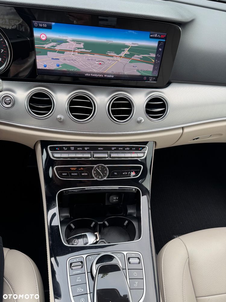 Mercedes-Benz Klasa E 250 Avantgarde - 24