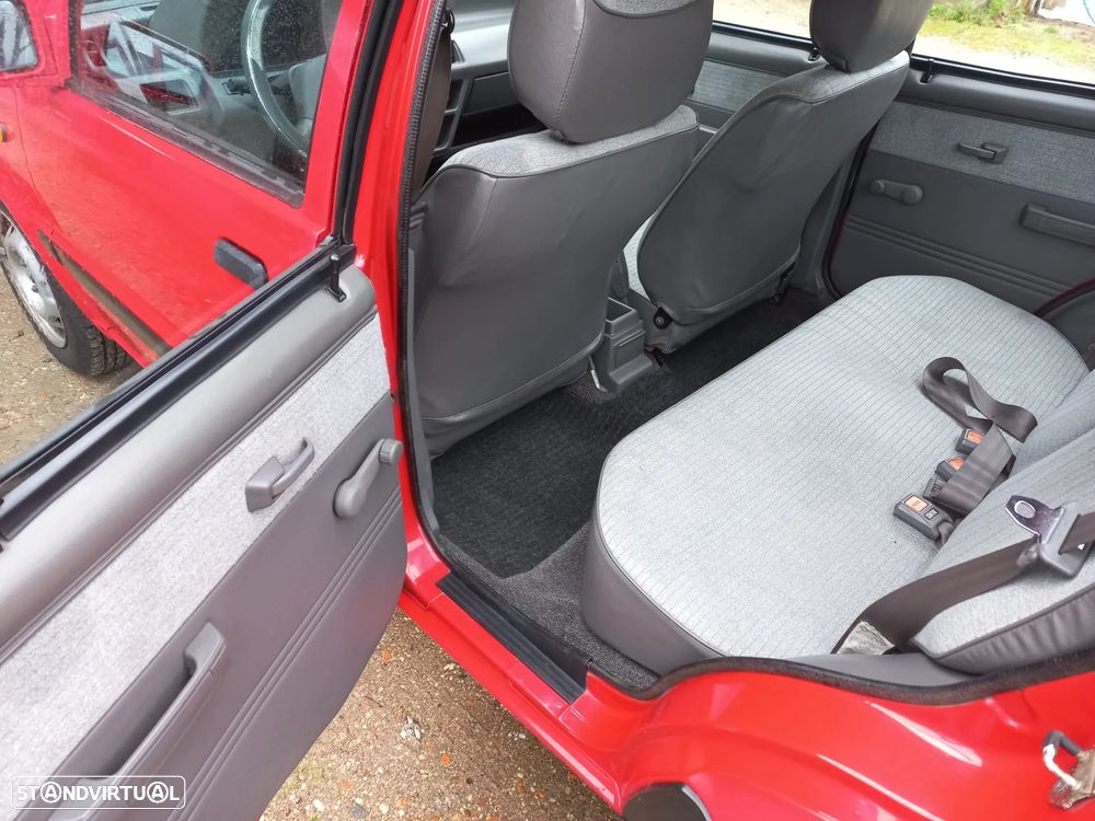 Nissan Micra 1.0 - 16