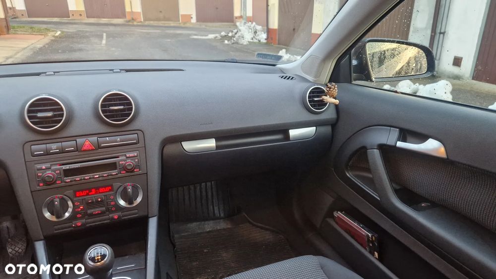 Audi A3 3-drzwiowe 1.6 Ambiente - 22