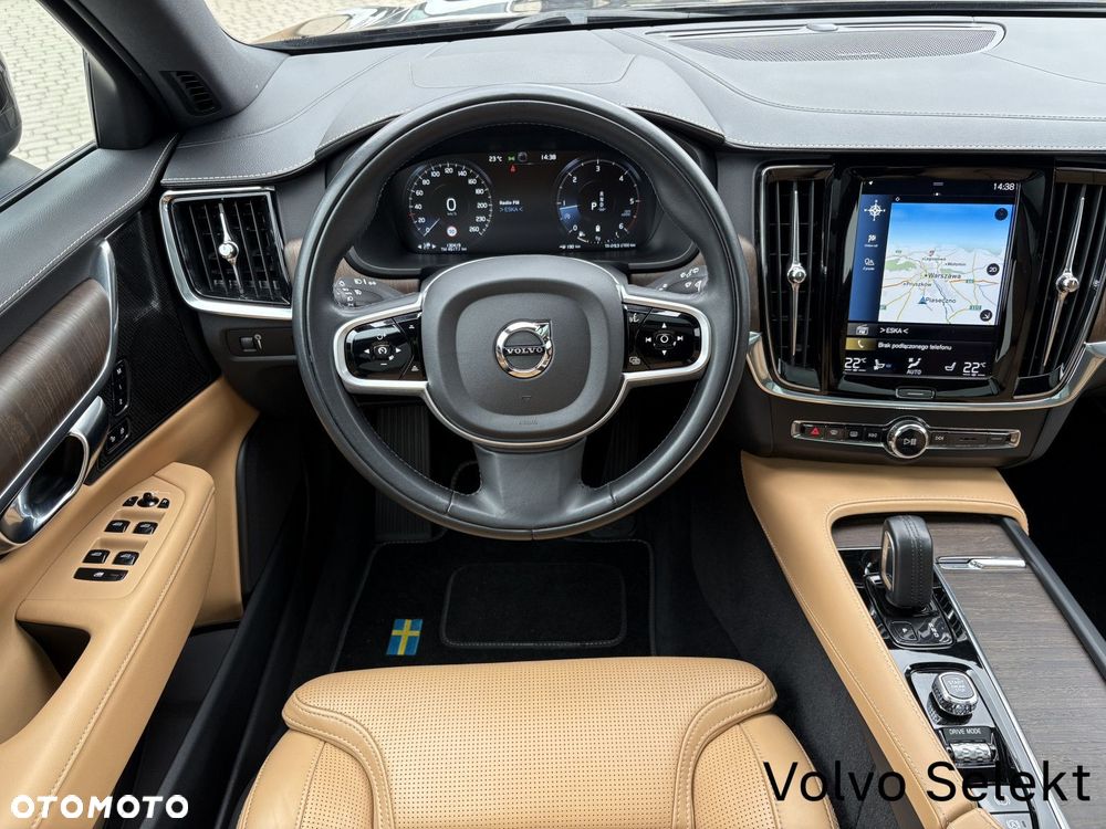 Volvo V90 Cross Country - 22