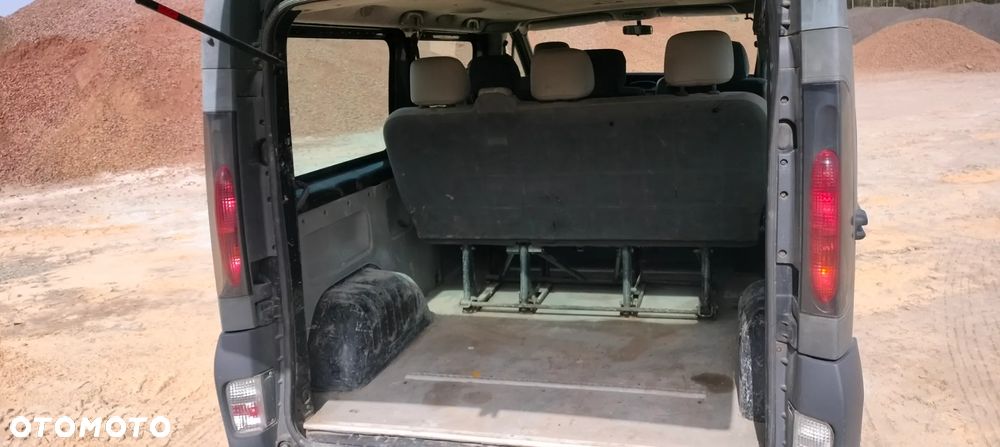 Opel Vivaro - 12