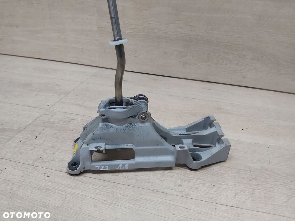 Toyota AVENSIS T22 lewarek zmiany biegów - 2