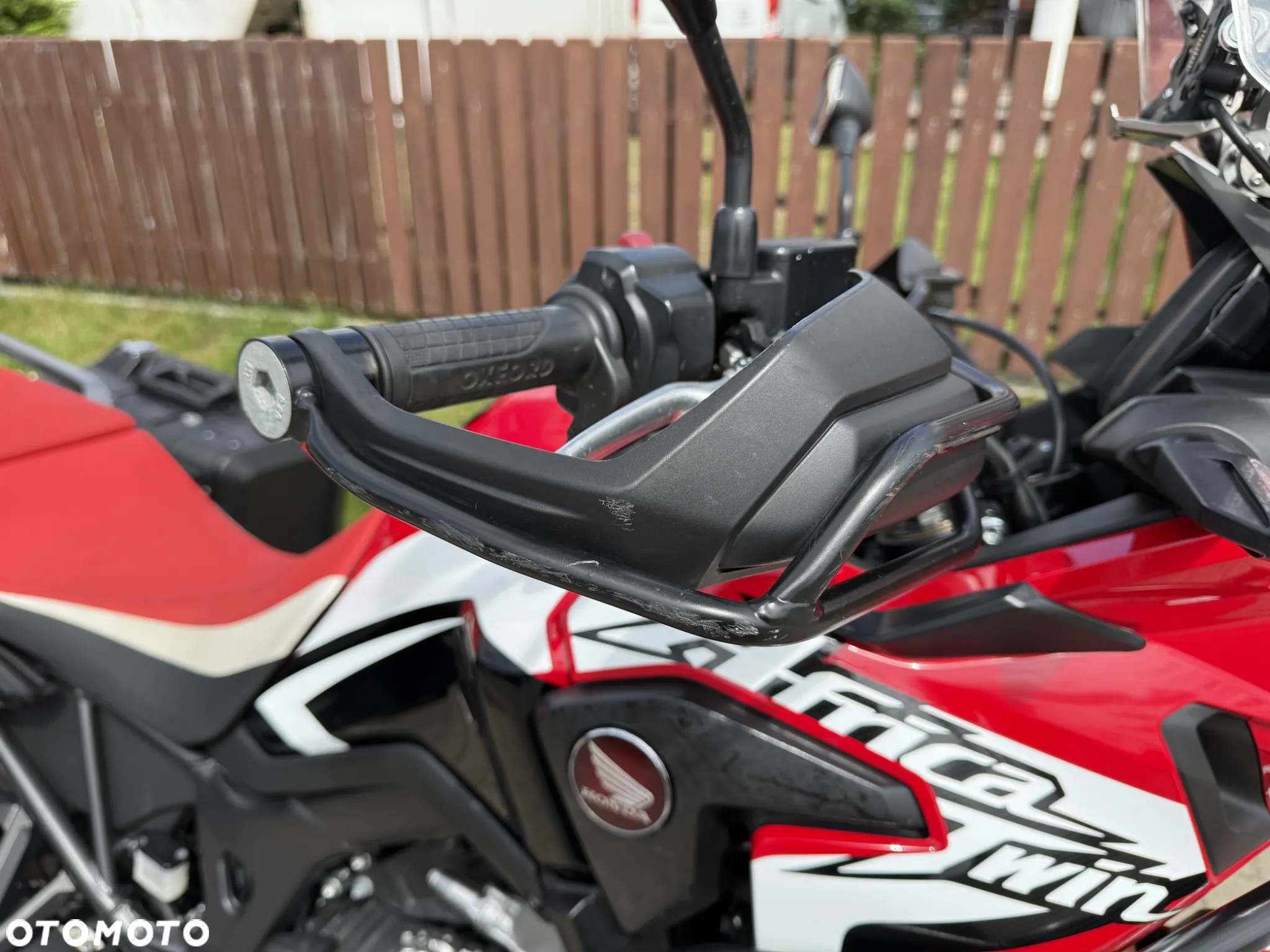 Honda CRF - 9