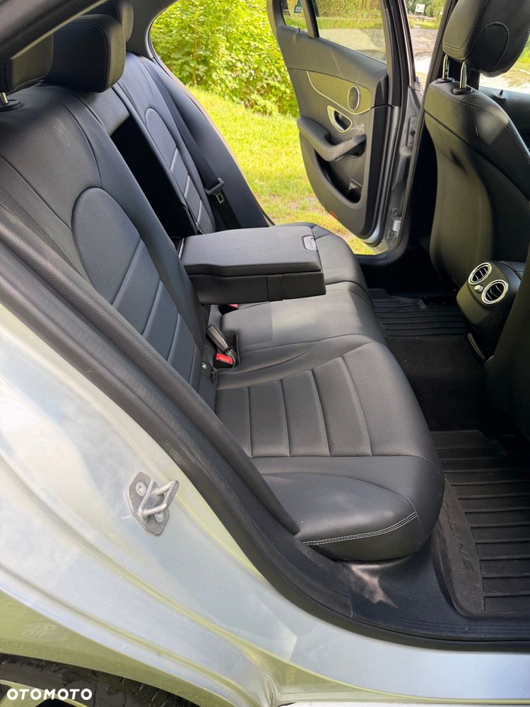 Mercedes-Benz Klasa C 200 9G-TRONIC Exclusive - 26