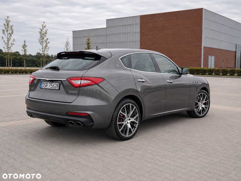 Maserati Levante - 3