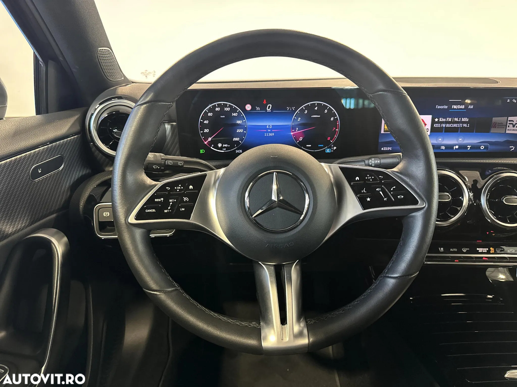 Mercedes-Benz A - 16