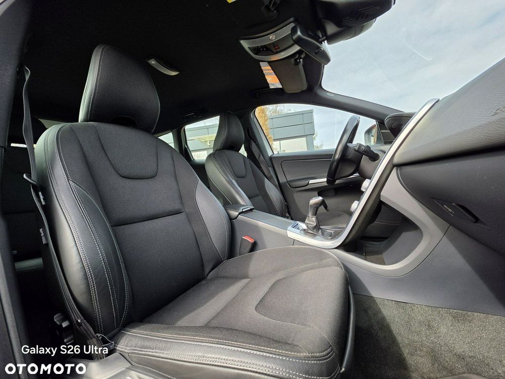 Volvo XC 60 D4 Momentum - 32