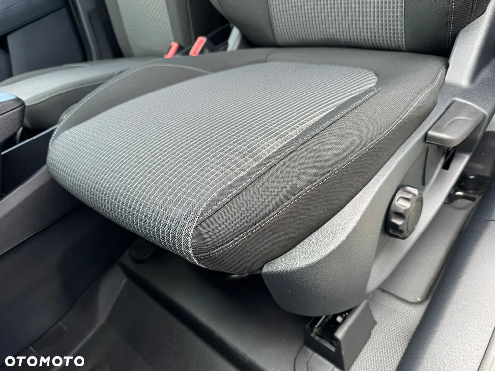 Ford Transit Courier - 11