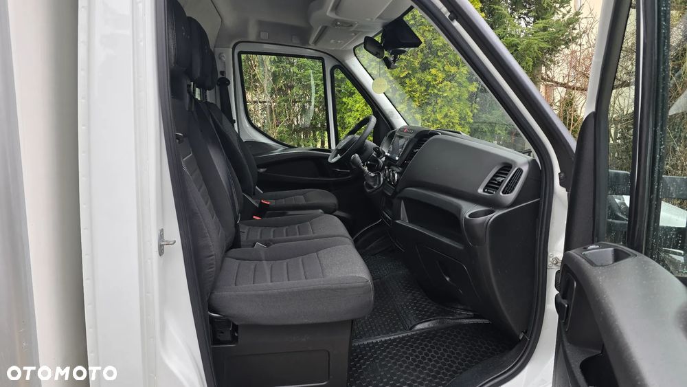 Iveco ❗️❗️DAILY 3.0 180Km 35S18 JAK NOWY ❗️❗️LIFT / CHŁODNIA MROŹNIA -32 +32 / ZASILANIE 230V / PIERWSZY WŁASCICIEL / NAVI / KAMERA COFANIA / FULL LED / TEMPOMAT AKTYWNY / GRUBA ŚCIANKA / ZABUDOWA IGLOOCAR / AGREGAT CARRIER / WERSJA WZMOCNIONA / FULL OPCJA / SERWIS ASO / SALON POLSKA /❗❗ JAK Z SALONU - NOWY -❗❗ - 36