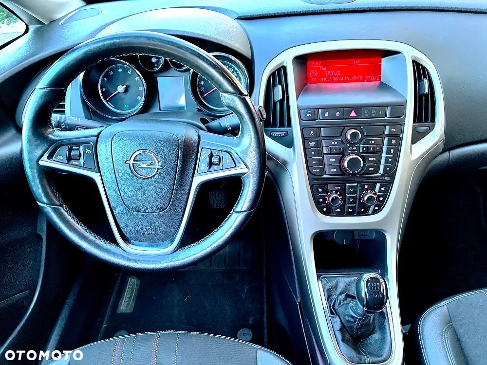 Opel Astra 1.4 Turbo 150 Jahre - 15