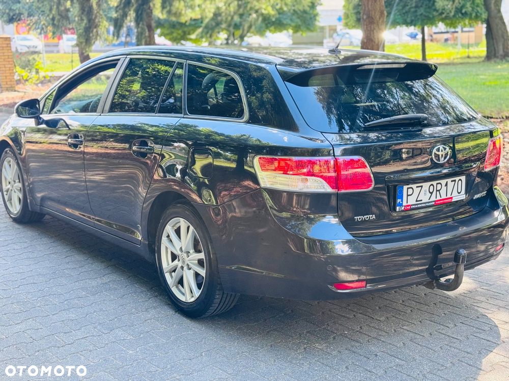 Toyota Avensis 2.2 D-4D Premium - 4