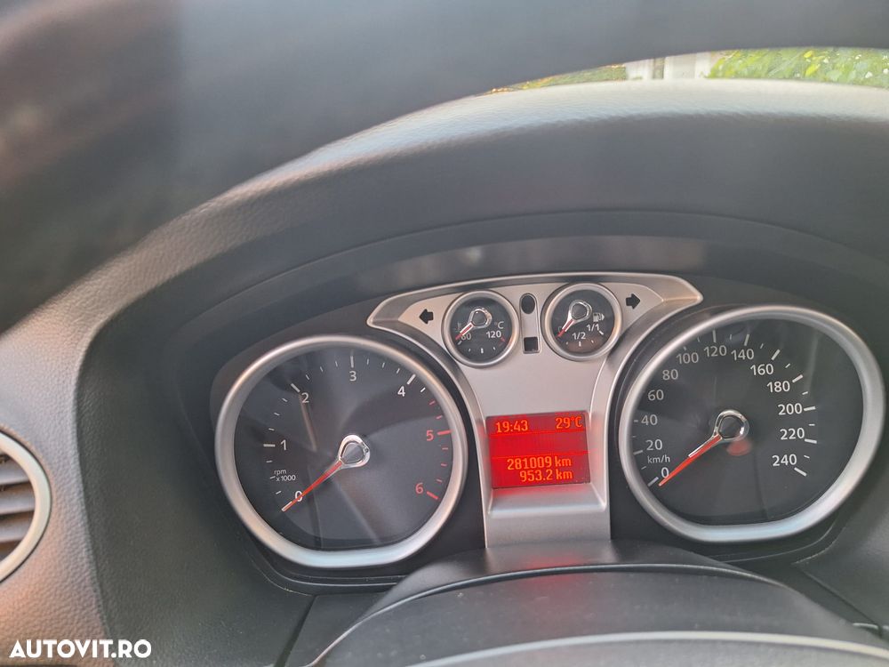 Ford Focus 1.6 TDCi Sport - 6