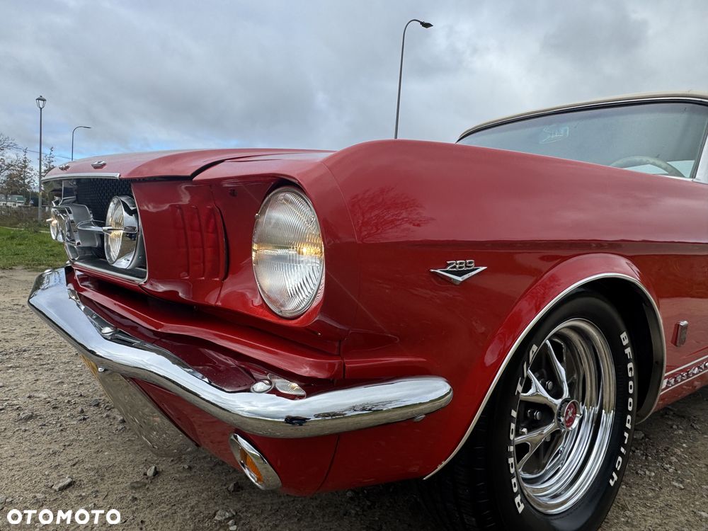 Ford Mustang - 32
