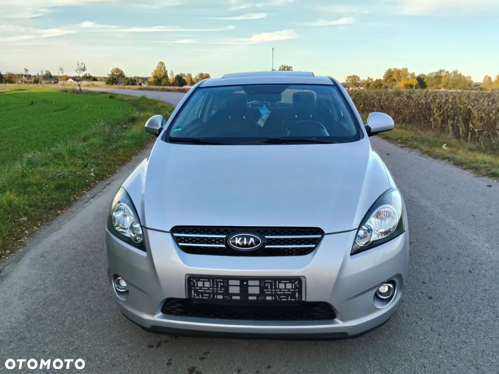Kia Ceed - 16