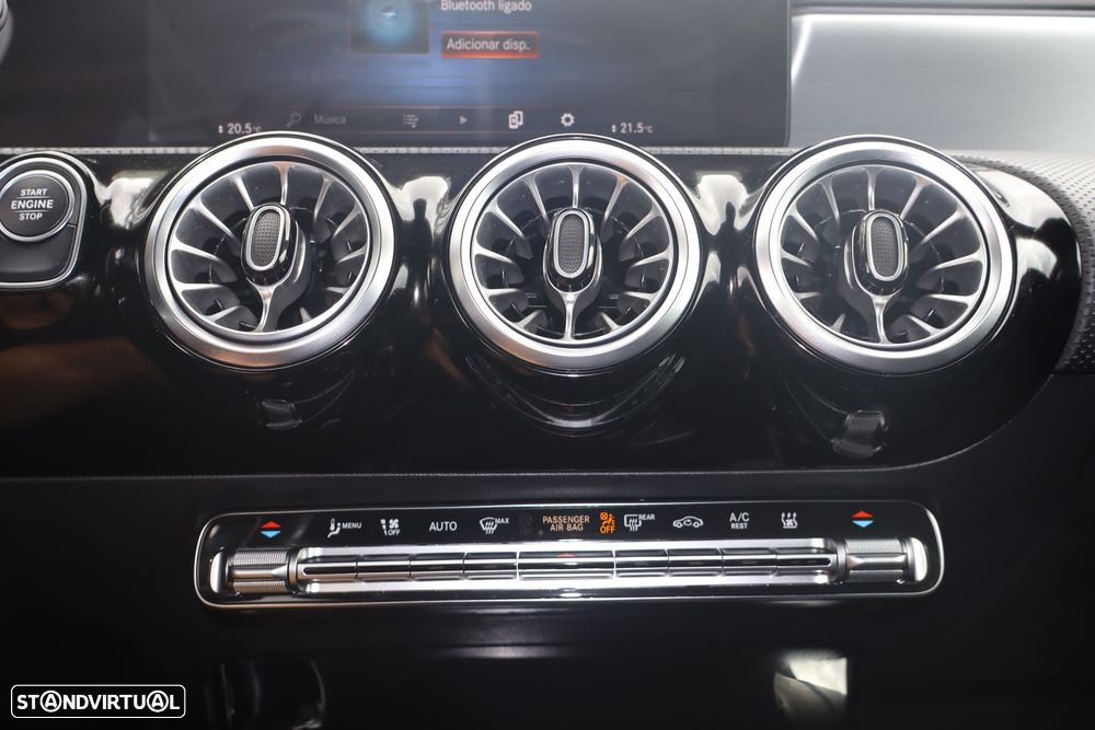Mercedes-Benz A 250 e AMG Line - 24
