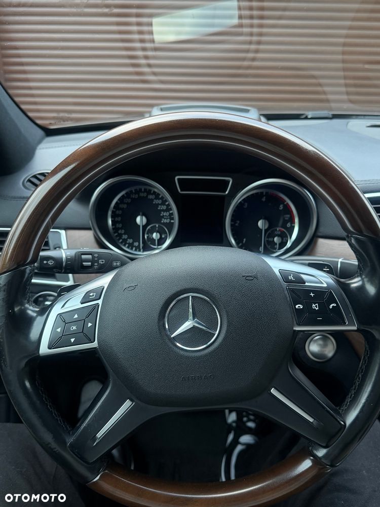 Mercedes-Benz GL 350 BlueTEC 4-Matic - 36