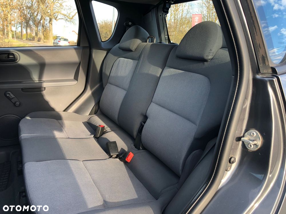 Mitsubishi Colt - 12