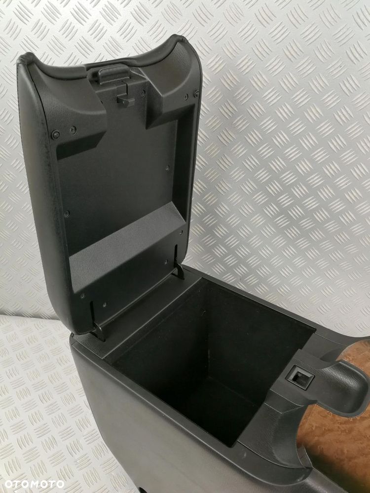 tunel środkowy schowek tapicerka INFINITI QX80 - 10