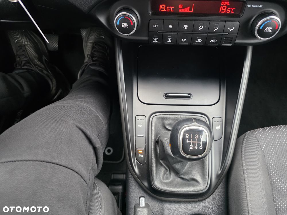 Kia Carens 1.7 CRDi 136 Fifa World Cup Edition - 10