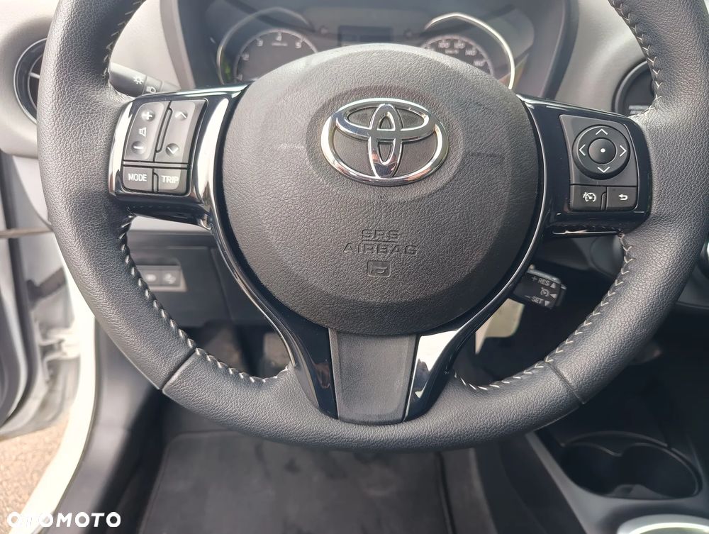 Toyota Yaris 1.5 Premium - 17
