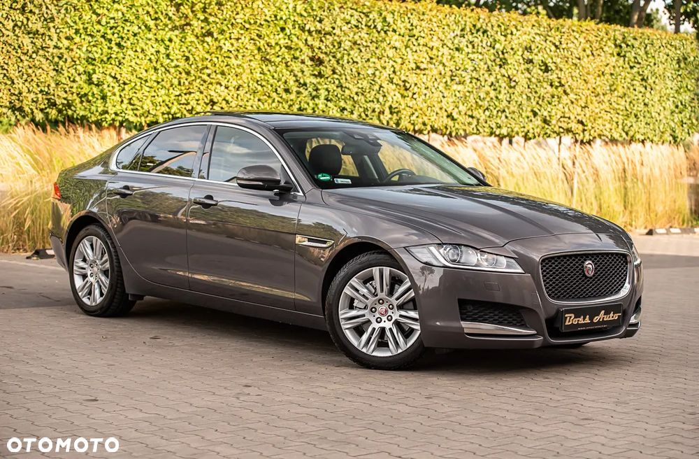 Jaguar XF 20d Sportbrake Portfolio - 2
