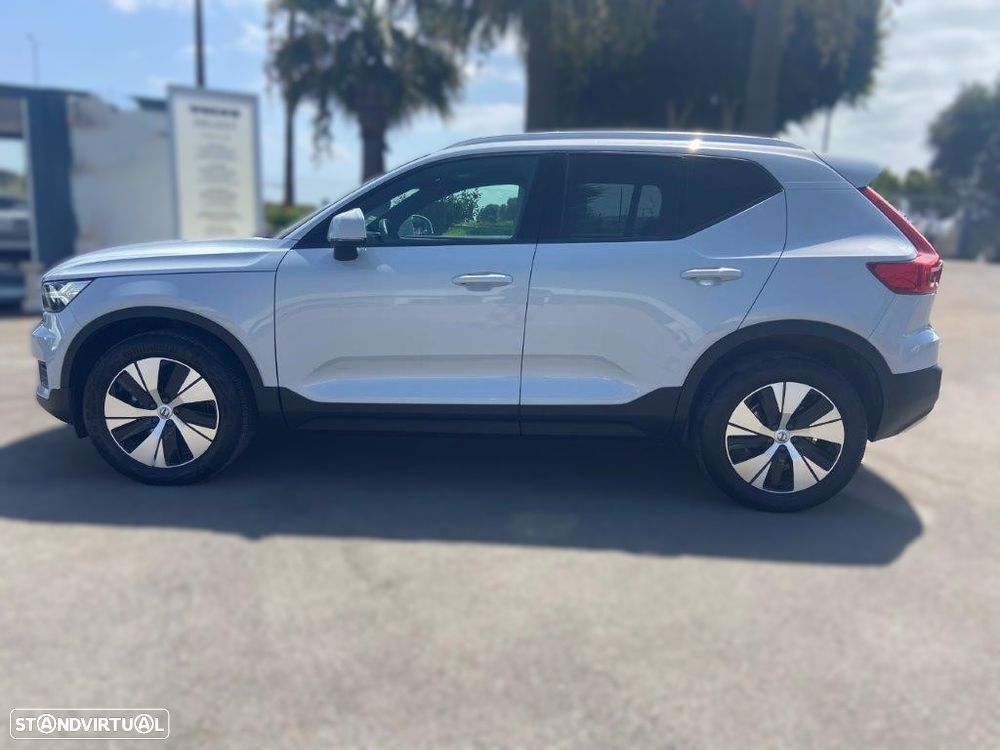 Volvo XC 40 1.5 T2 Momentum Plus - 4