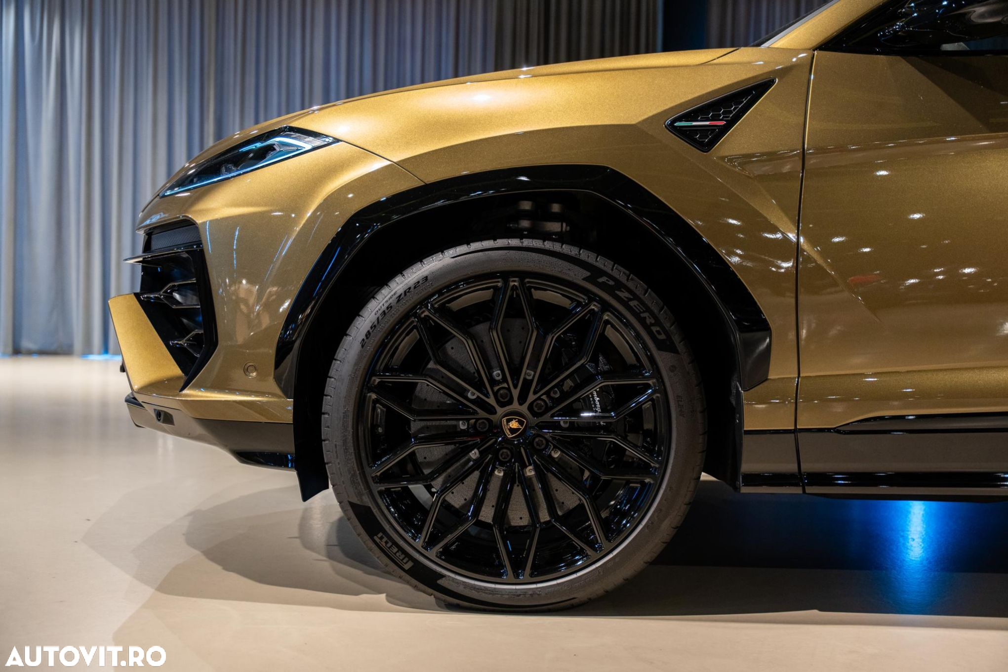 Lamborghini URUS - 10