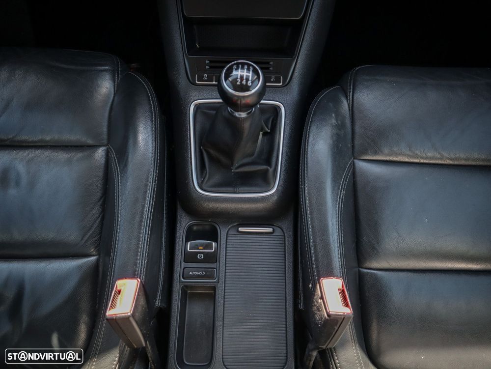 VW Tiguan 2.0 TDi Sport BlueMotion - 27