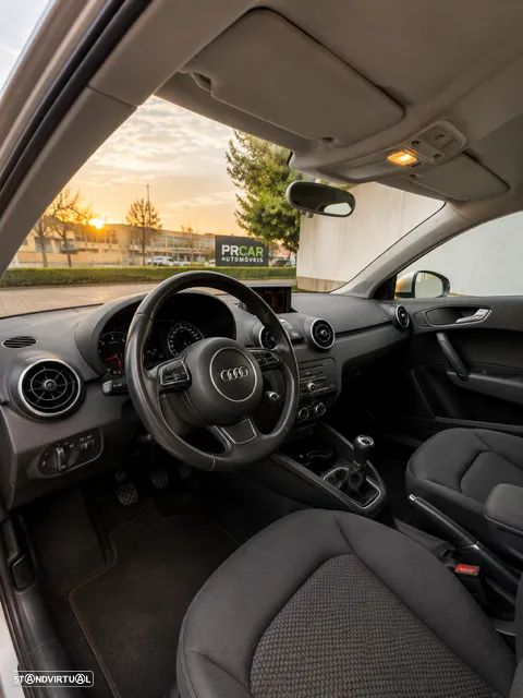 Audi A1 Sportback 1.6 TDI Advance Business Line - 17