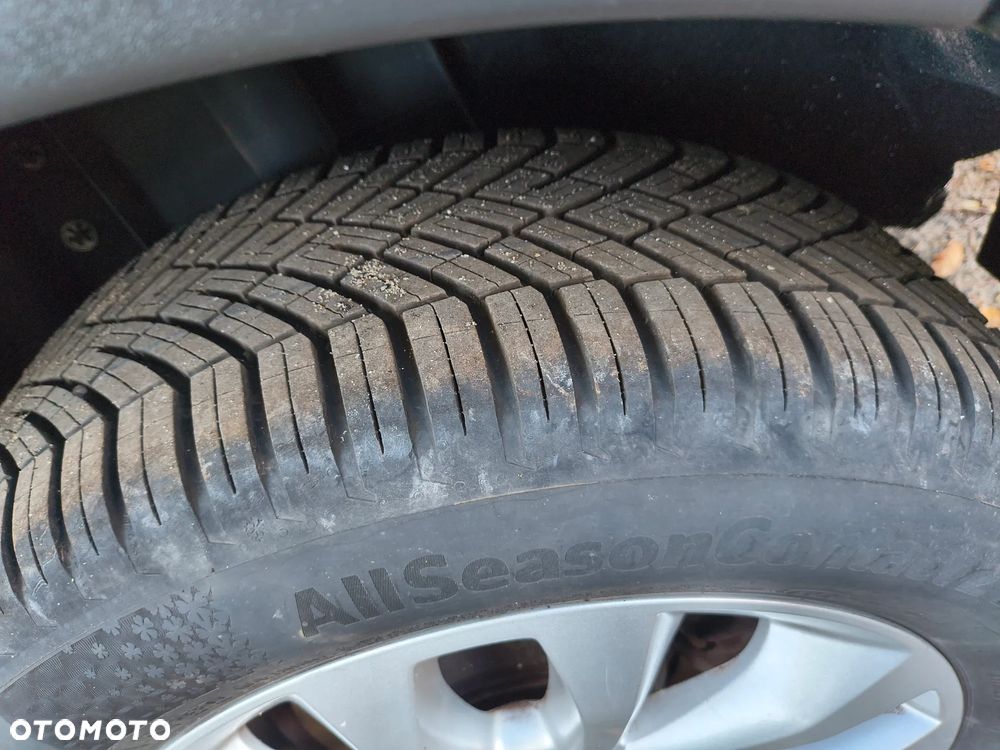Ford Kuga 2.0 TDCi 4x4 Titanium - 36