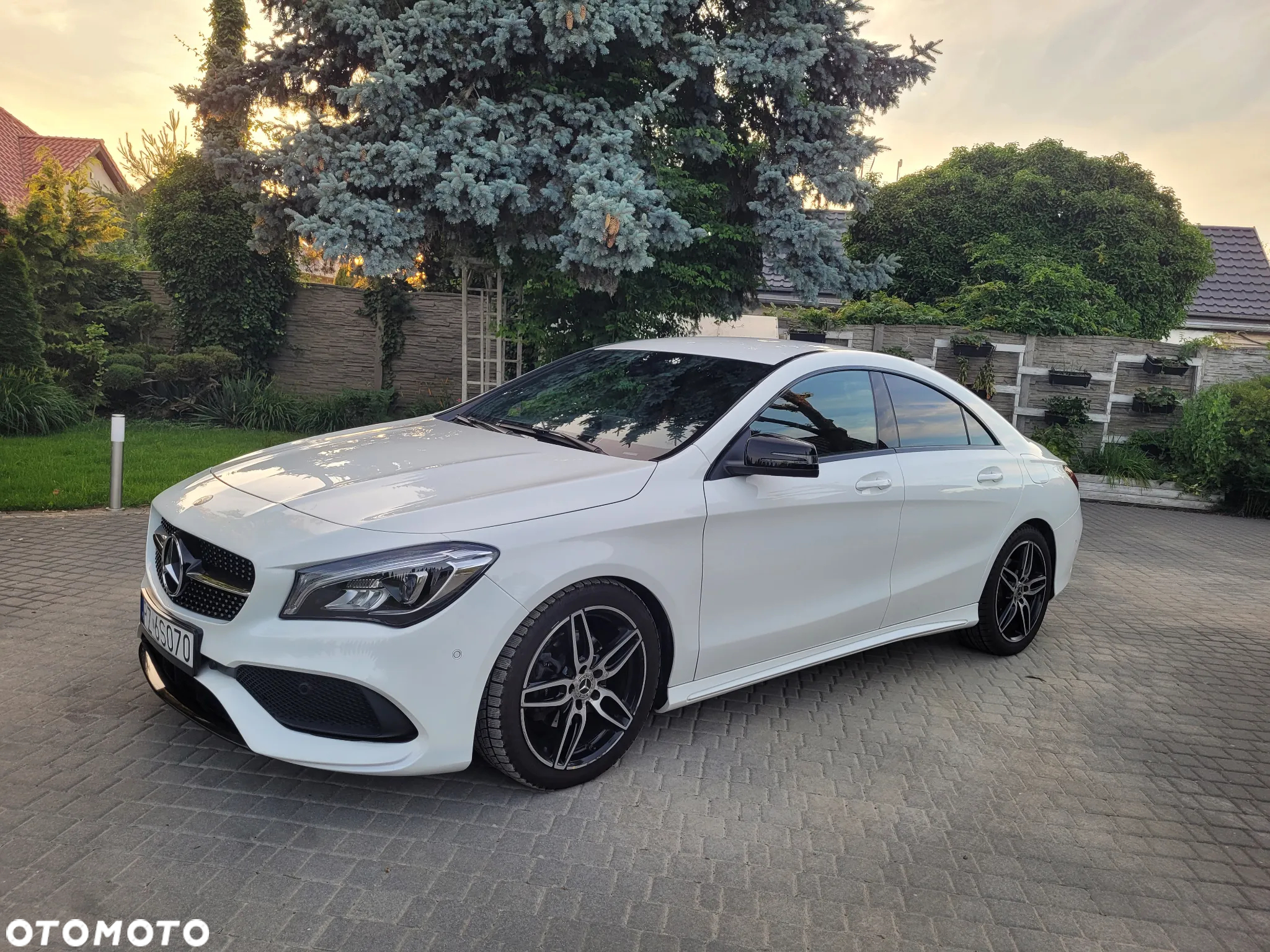 Mercedes-Benz CLA 200 7G-DCT AMG Line - 20