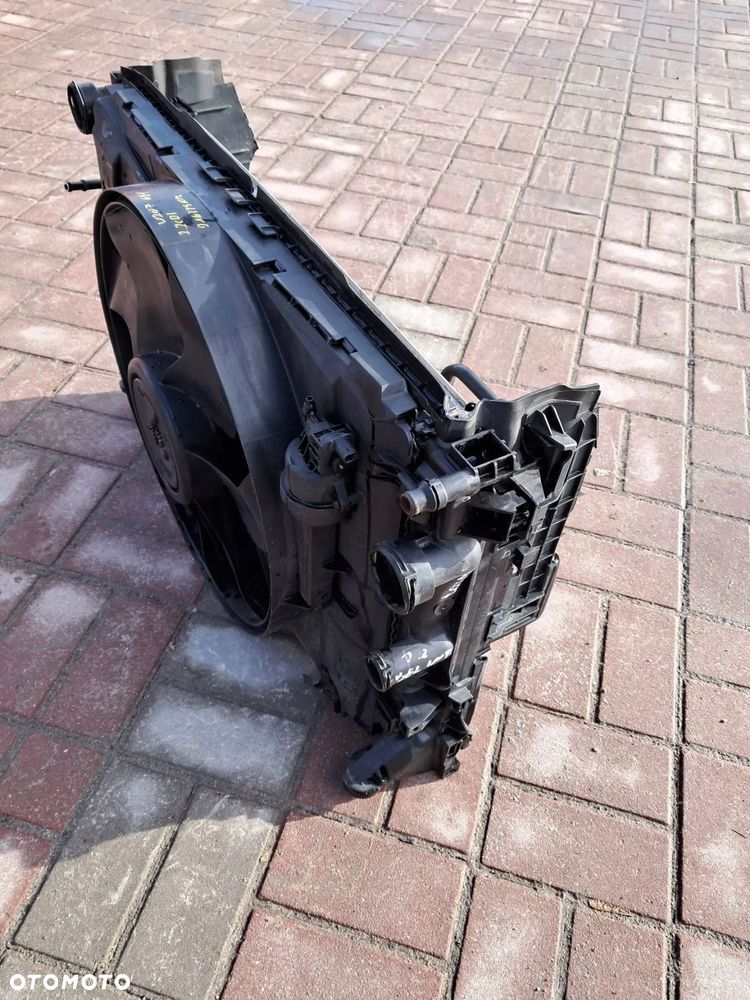 mercedes w207 2.2 cdi pas przedni chłodnice wentylator - 6