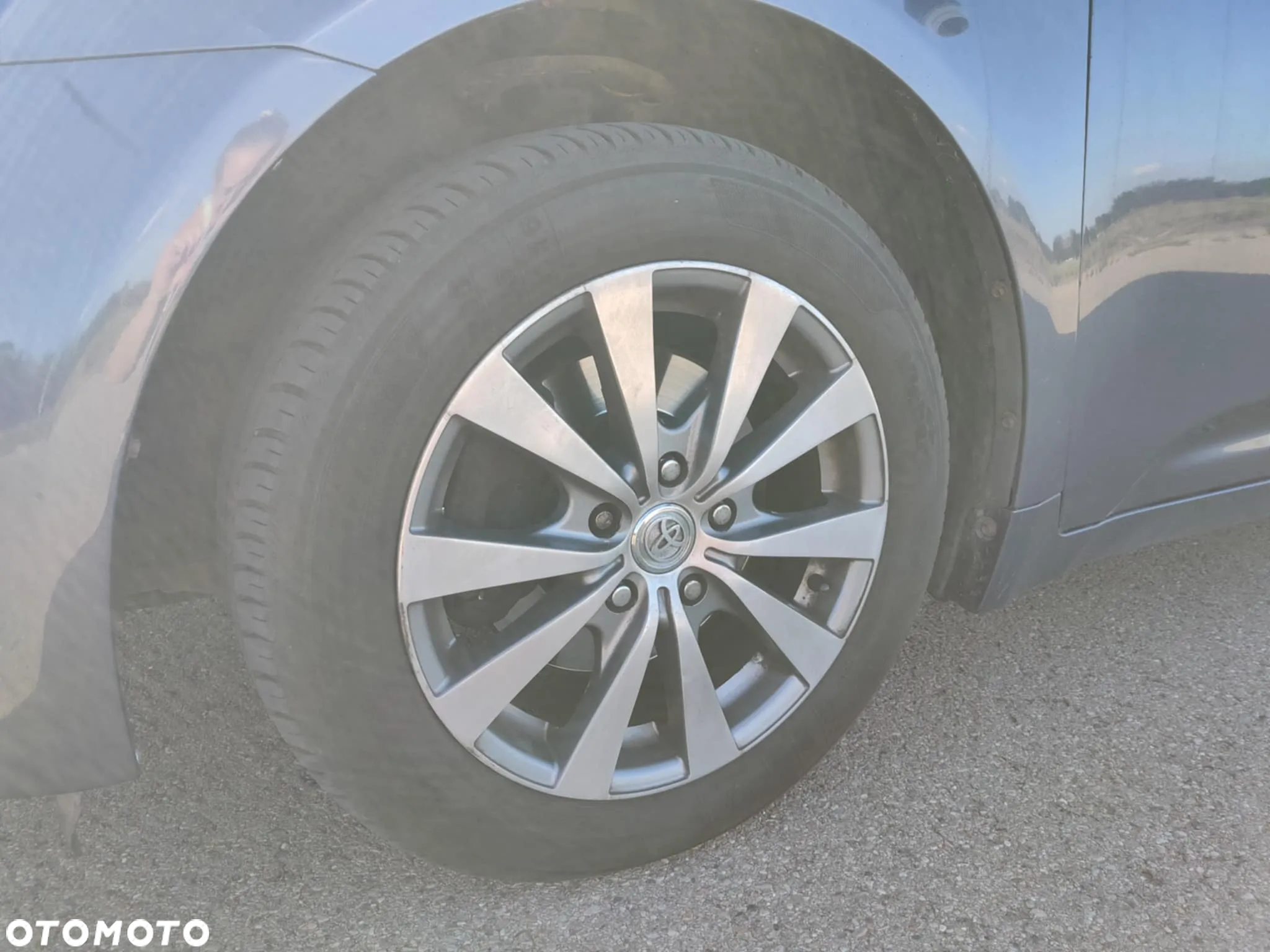 Toyota Avensis - 8