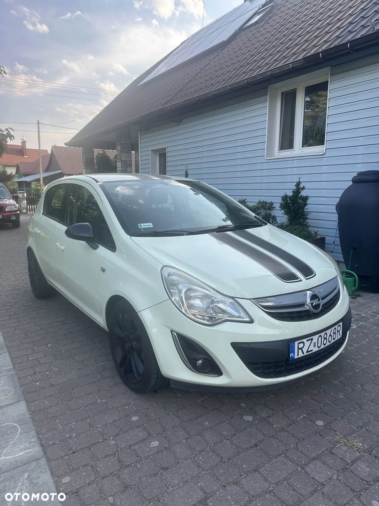 Opel Corsa 1.2 16V Cosmo - 3