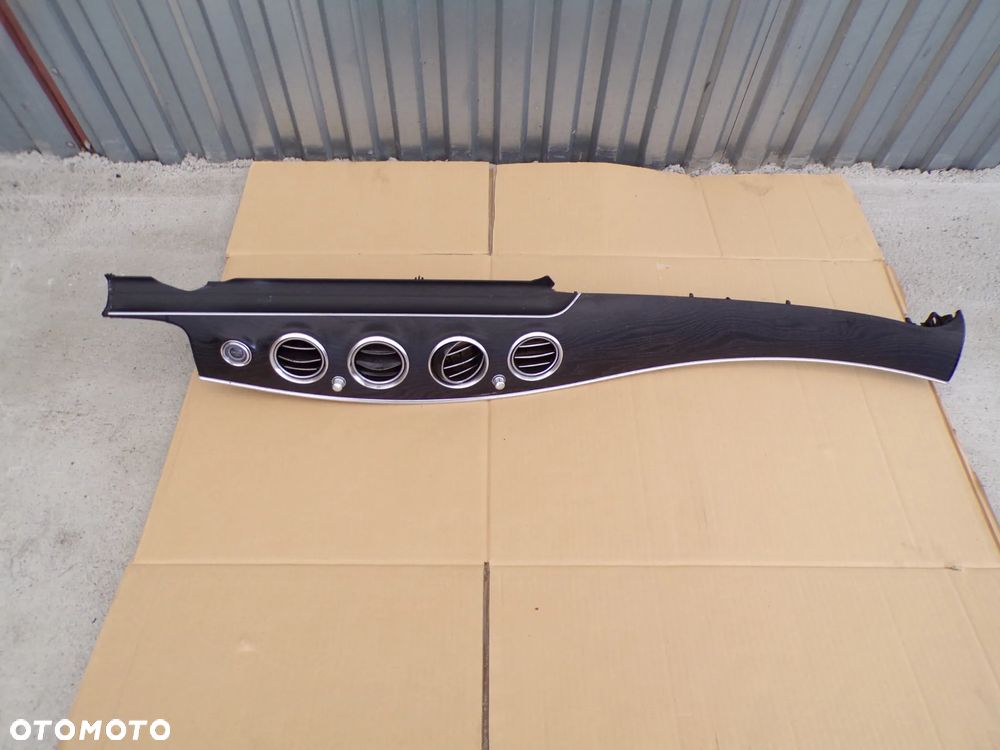 LISTWA DEKOR NAWIEW MERCEDES W213 - 1