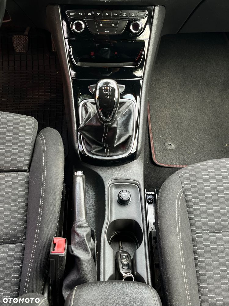 Opel Astra 1.4 T Dynamic - 10