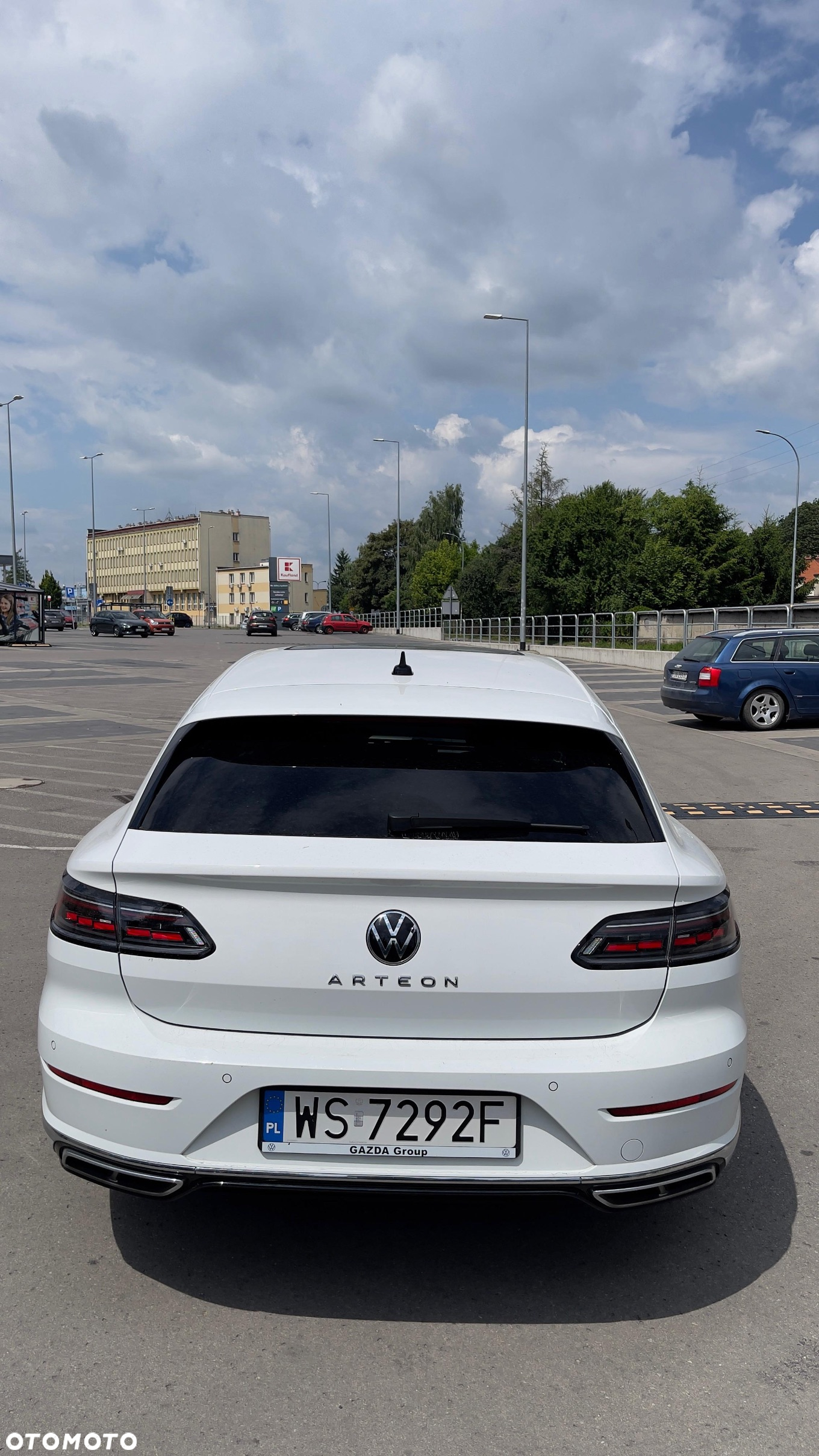 Volkswagen Arteon 2.0 TSI R-Line DSG - 2