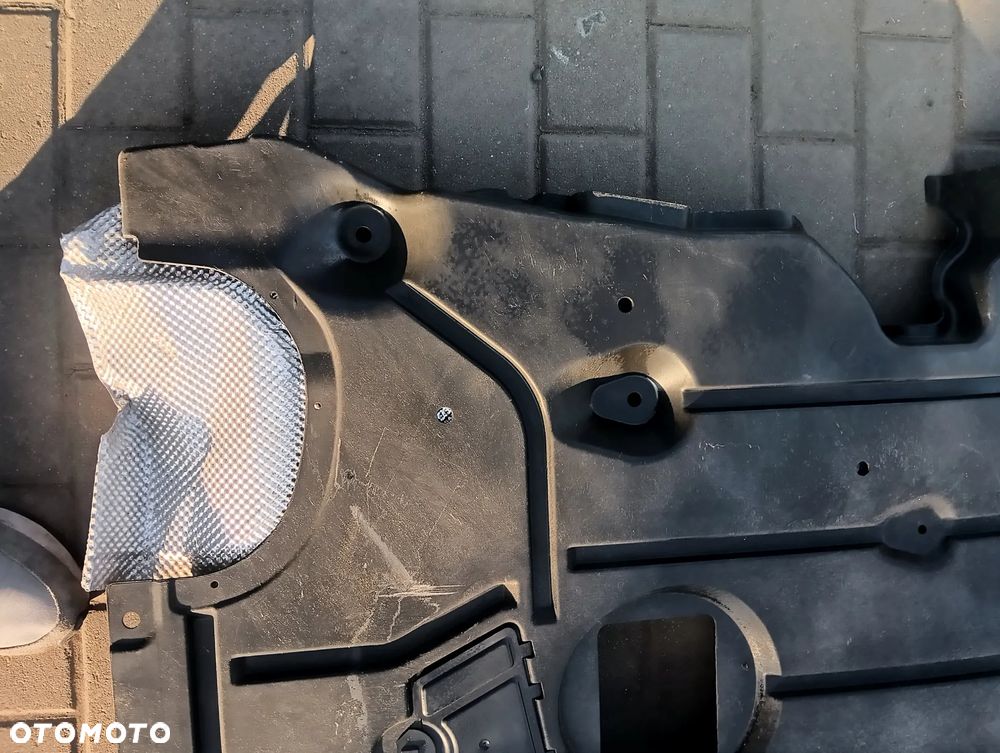 Osłona dolna silnika BMW seria 1 e81 e87 - 6