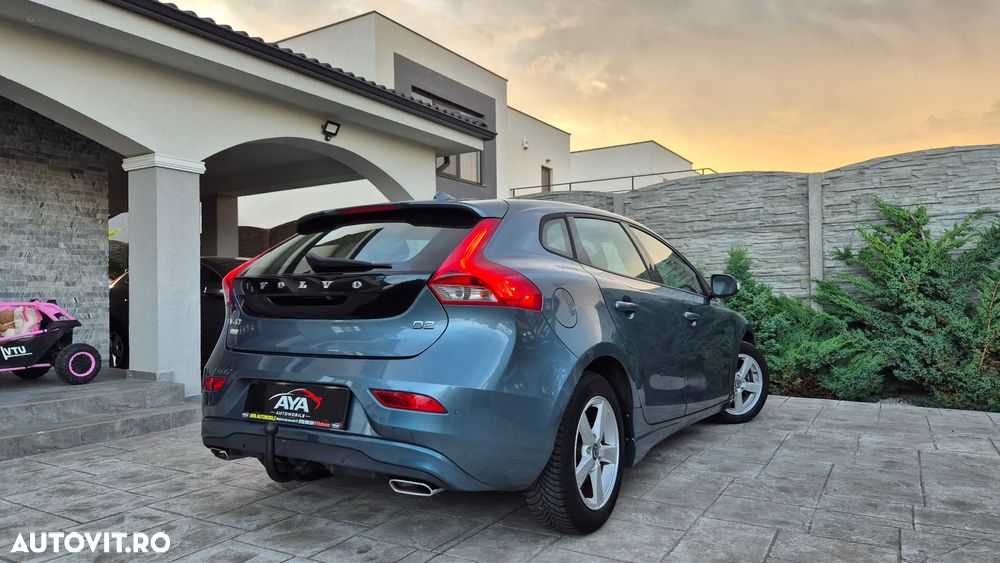 Volvo V40 D2 R Design - 4