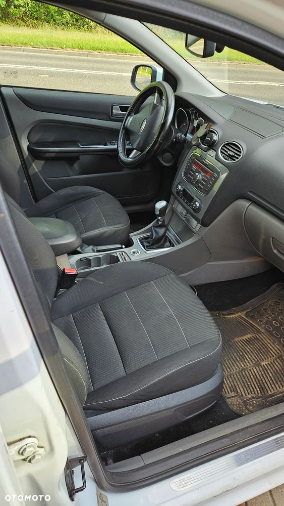 Ford Focus 1.6 TDCi DPF Titanium - 17