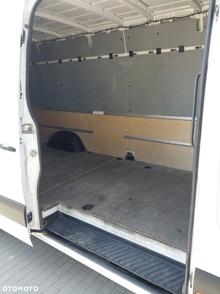 Mercedes-Benz Sprinter - 12