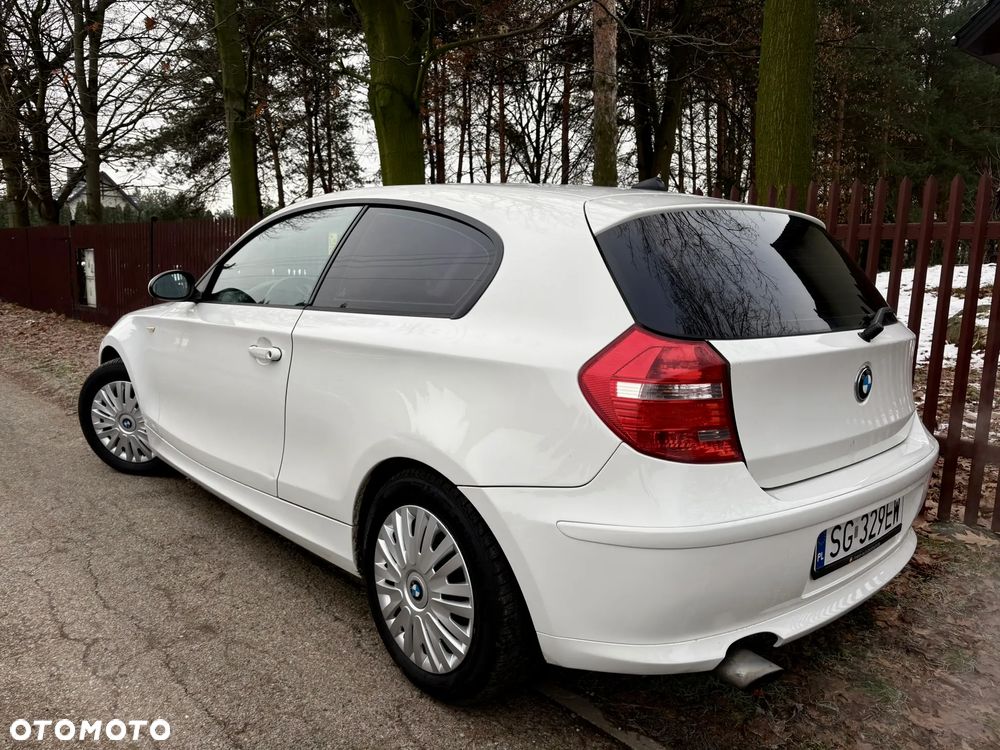 BMW Seria 1 120d DPF Edition Sport - 4